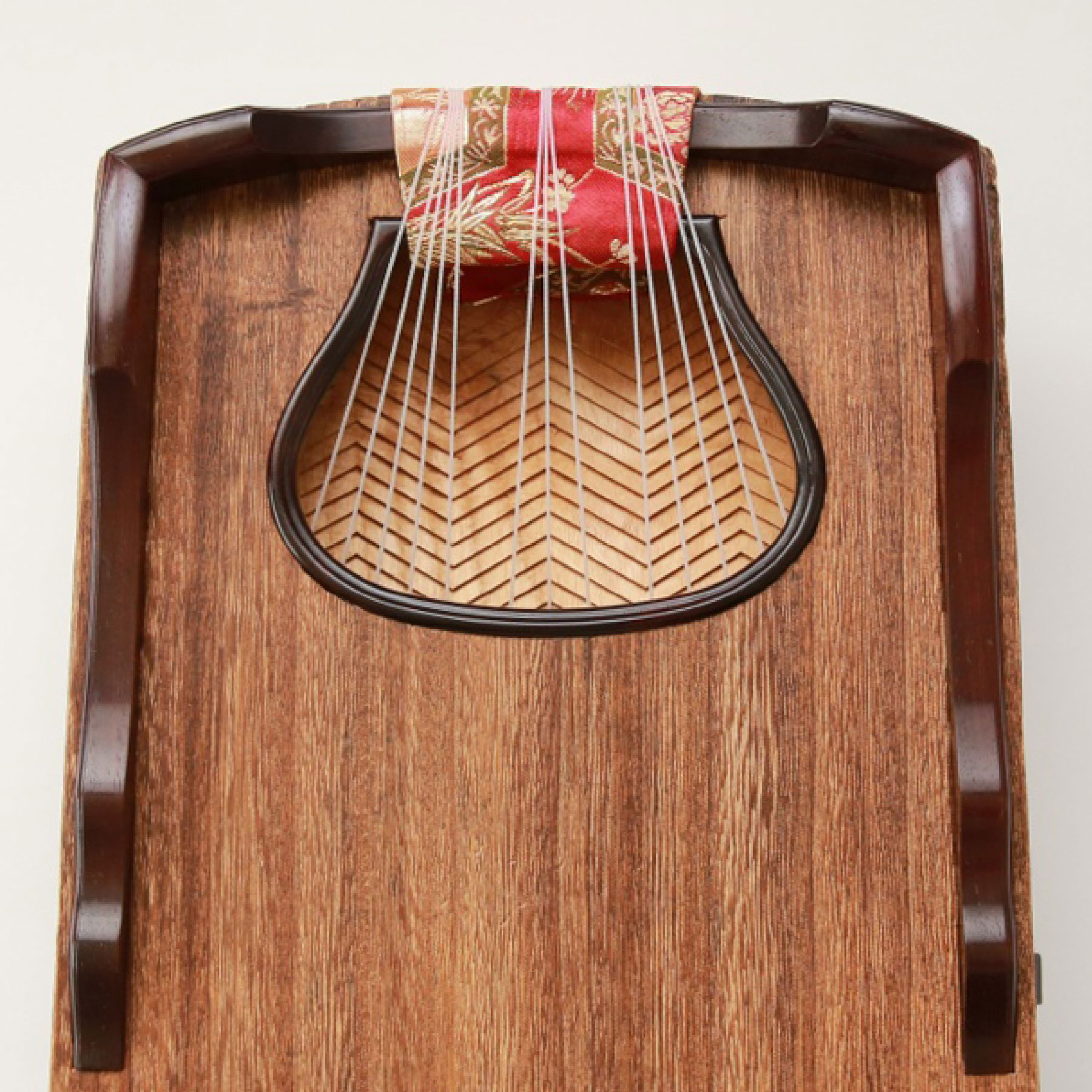 金色の花柄の木製琴 ゼンオン 木琴 22音 日本製 バチ付き 軽量 子供用