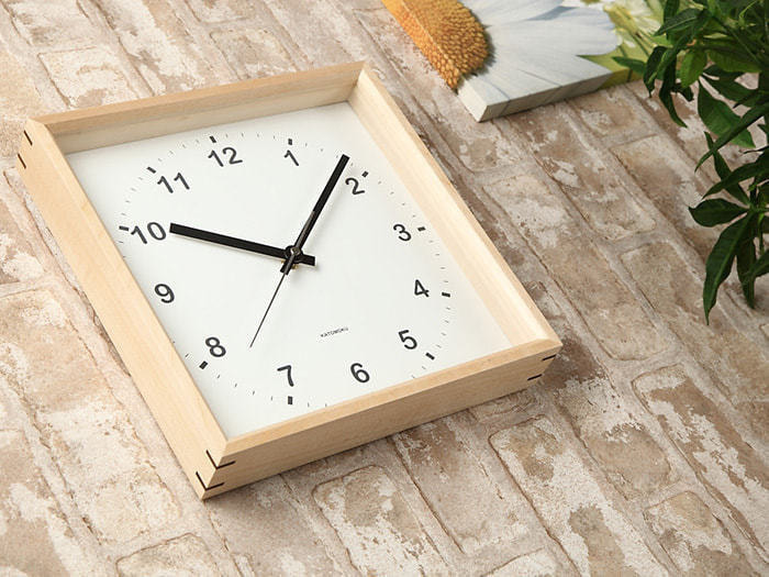 km-37_square_clock