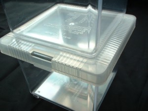 コバエ防止の高機能飼育ケース「スタック」販売