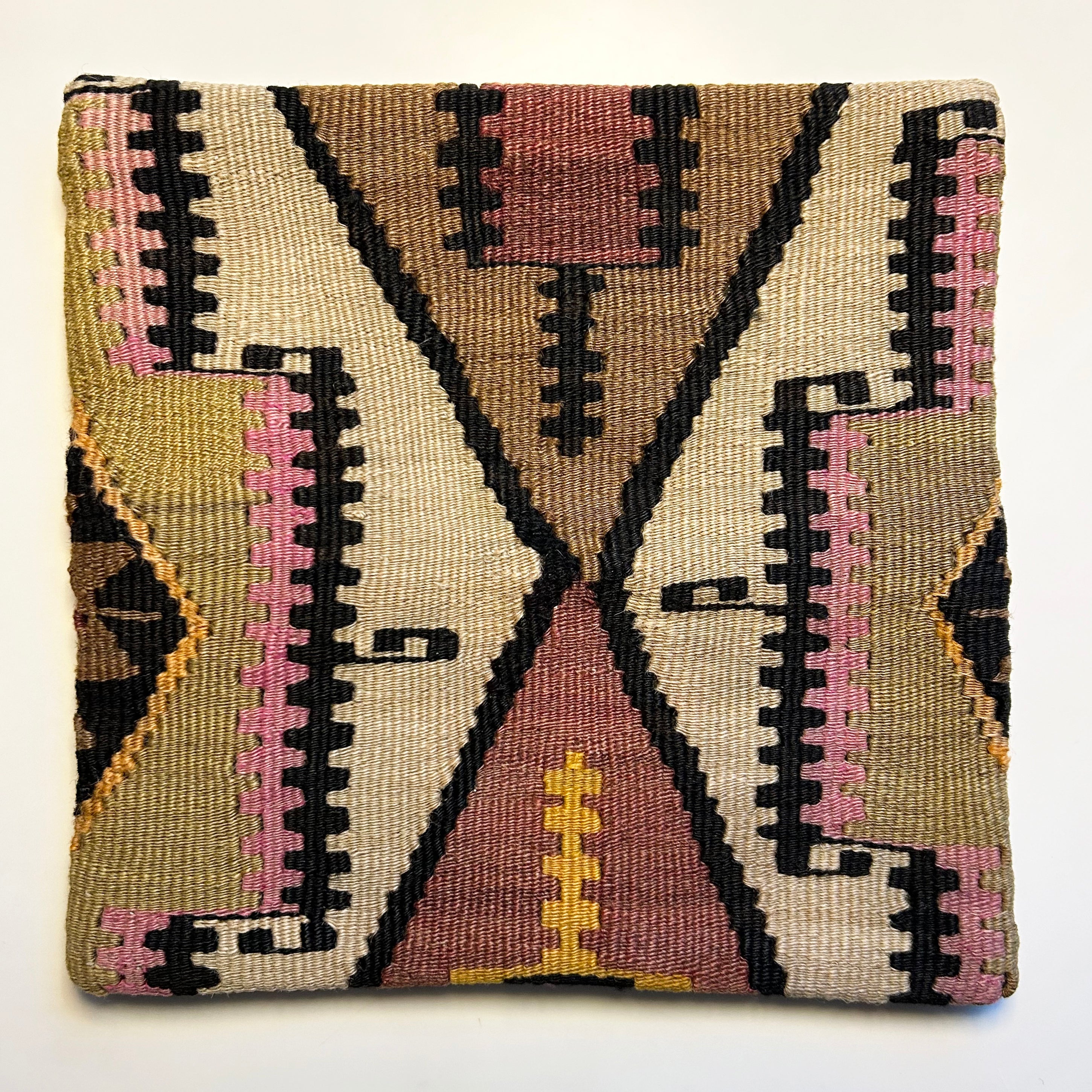 オールドキリム キリムクッションカバー 35×35㎝ (C-14418) – キリム屋