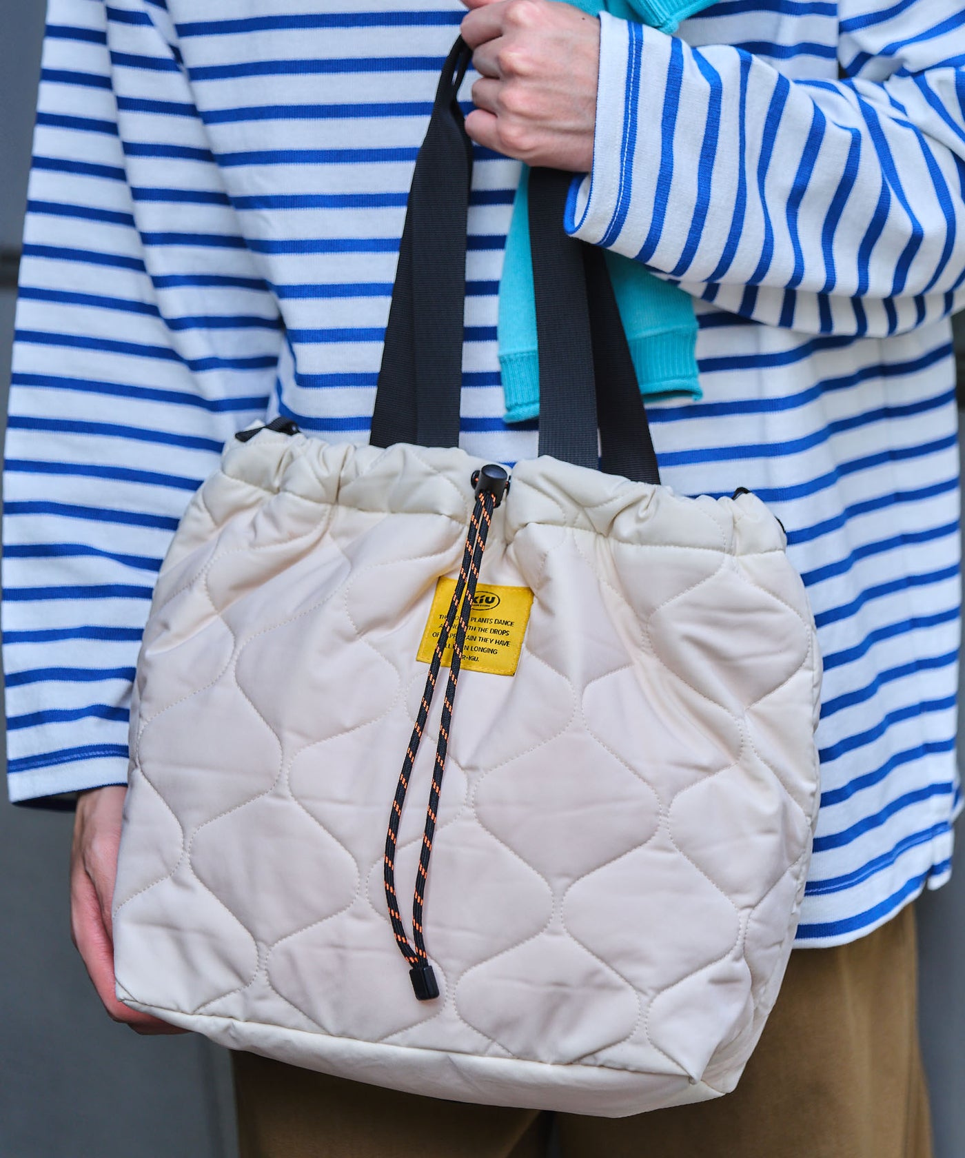 パデッドドロストトートバッグ K475 – KiU公式オンラインショップ