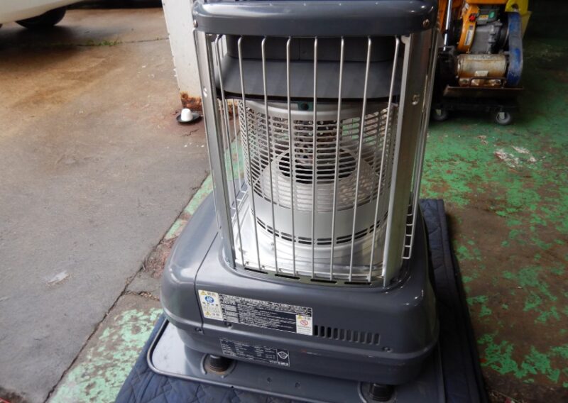 中古品 トヨトミ 自然対流強制通気形開放式石油ストーブ KF-N195 2014