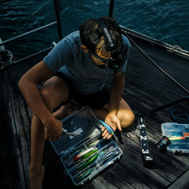 Ledlenser MH8 ｜登山・釣り用ヘッドライト｜レッドレンザー公式通販