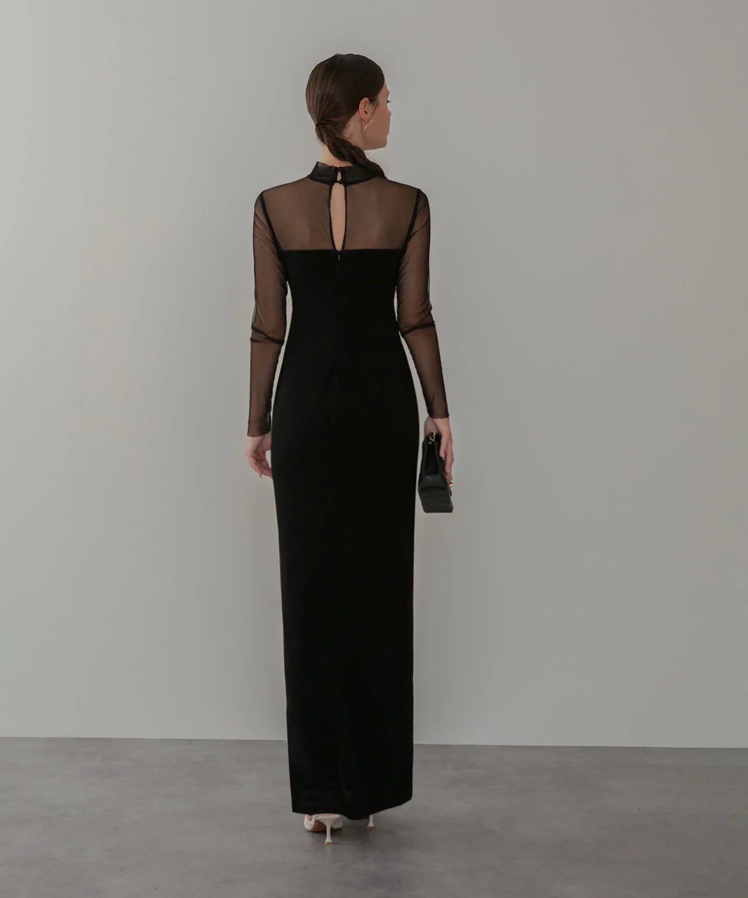 LEJA LUXE】フロントツイストデザインシアースリットIラインドレス