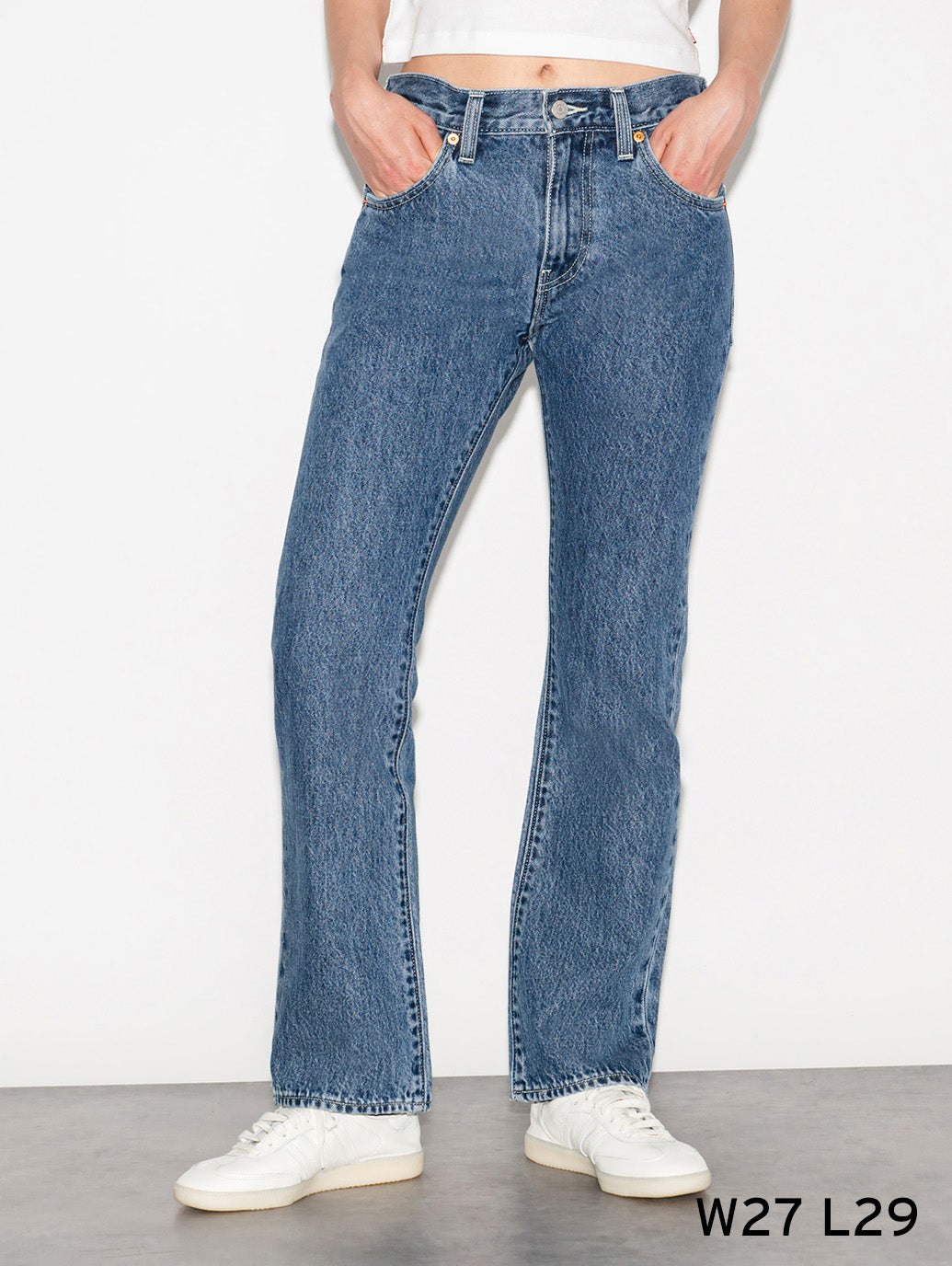 517™ ブーツカット ジーンズ ミディアムインディゴ – リーバイス®公式