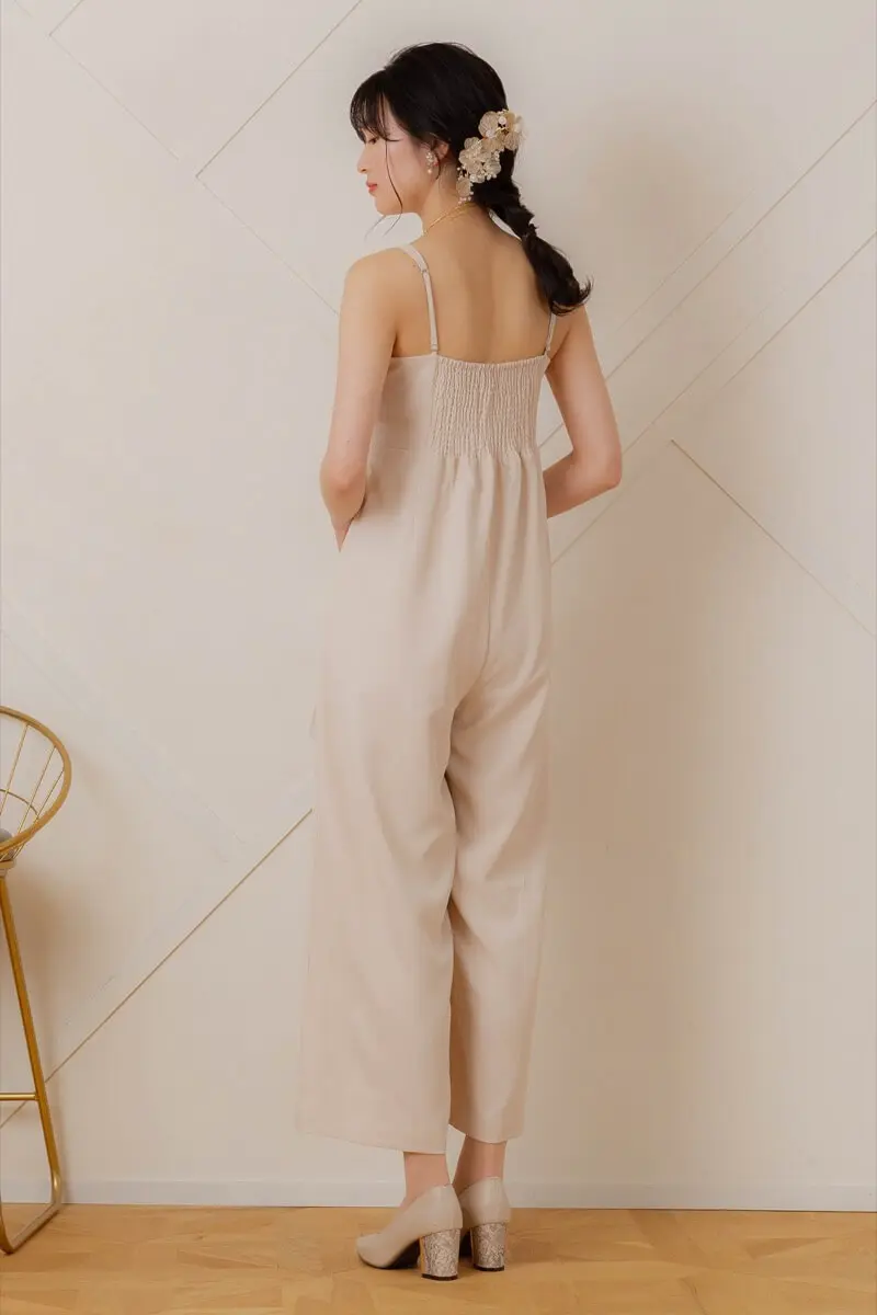 グレイッシュベージュのチュールボレロ付きパンツドレス | SALON by