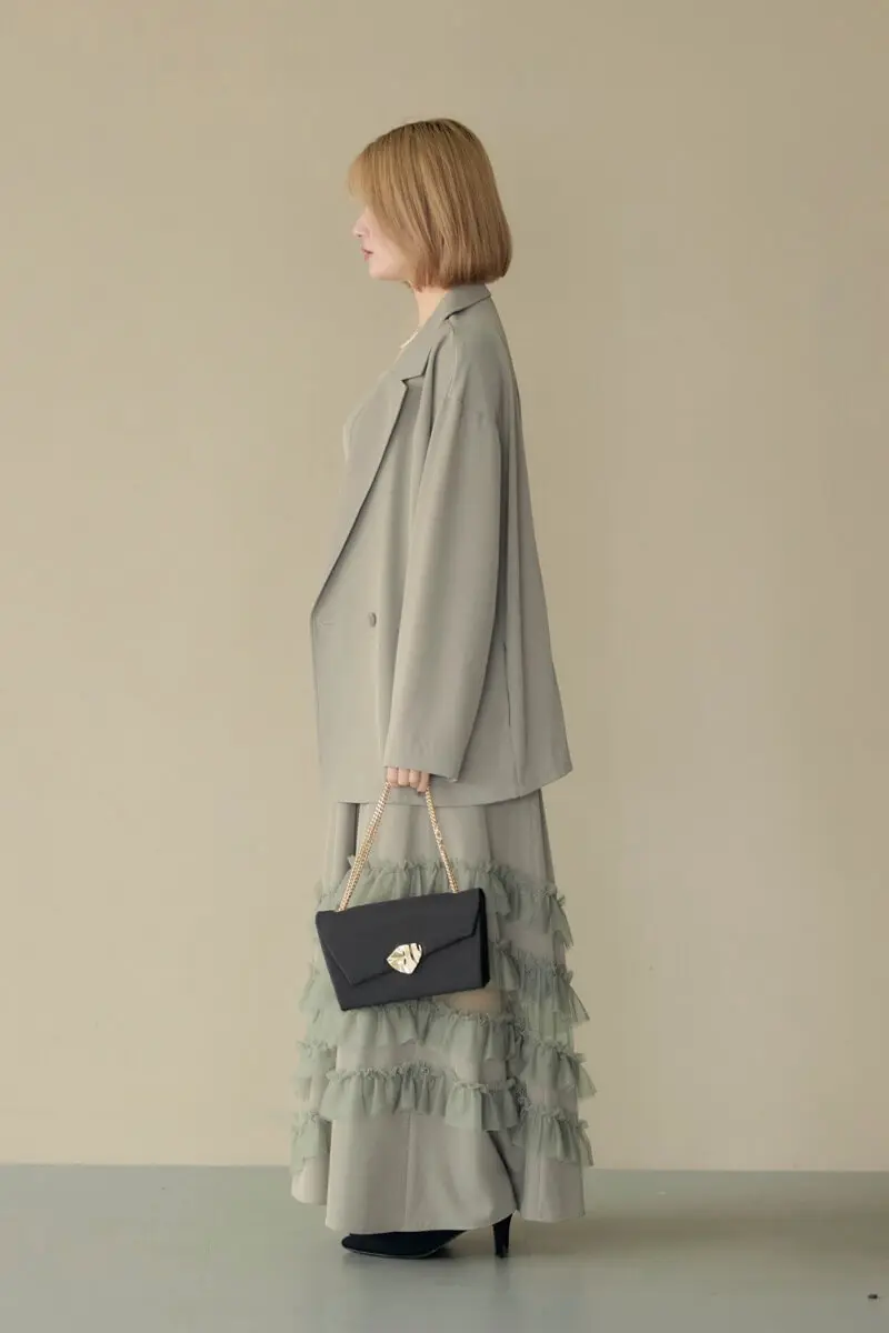 グレージュのトランスペアレントヘムセットアップドレス | et.UNiVER