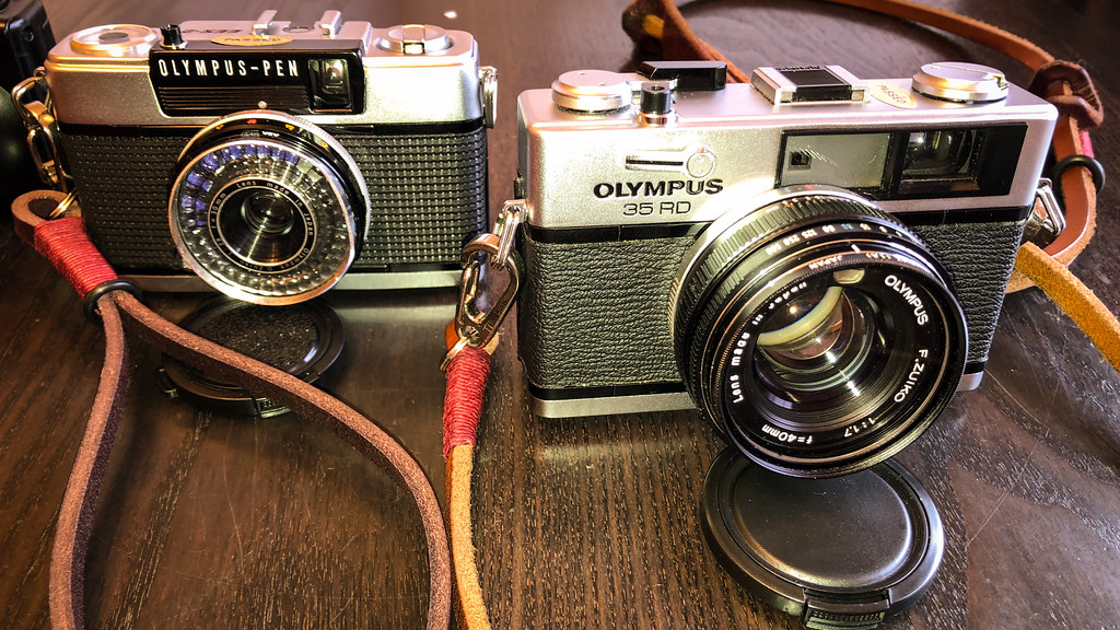 Half the frame, twice the fun? Olympus PEN EES-2 – Urban Adventure