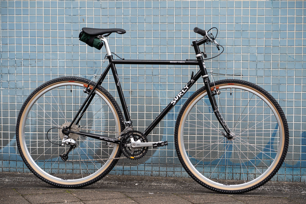 SURLY* cross-check / BUILT BY BLUE LUG - CUSTOMER'S BIKE CATALOG