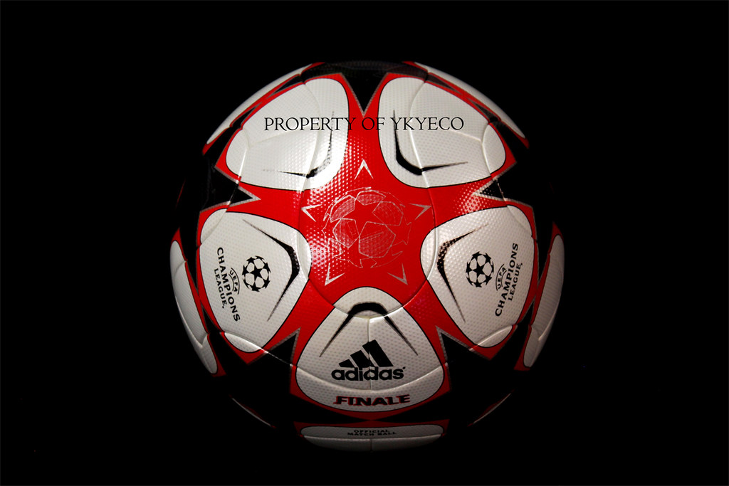 UEFA CHAMPIONS LEAGUE FINALE 9 2009-10 ADIDAS MATCH BALL 0… | Flickr