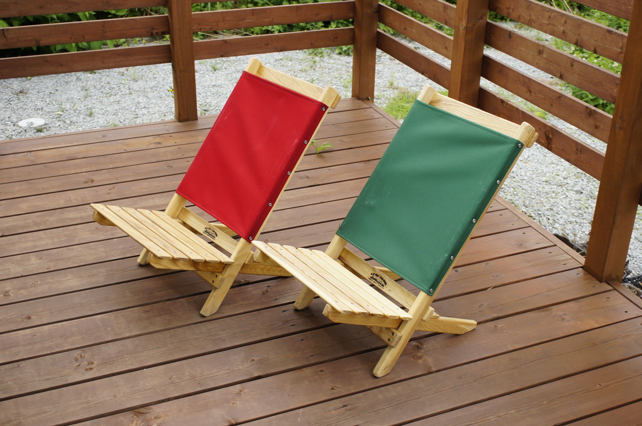 ブルーリッジ チェア ワークス : テントの中のネコ