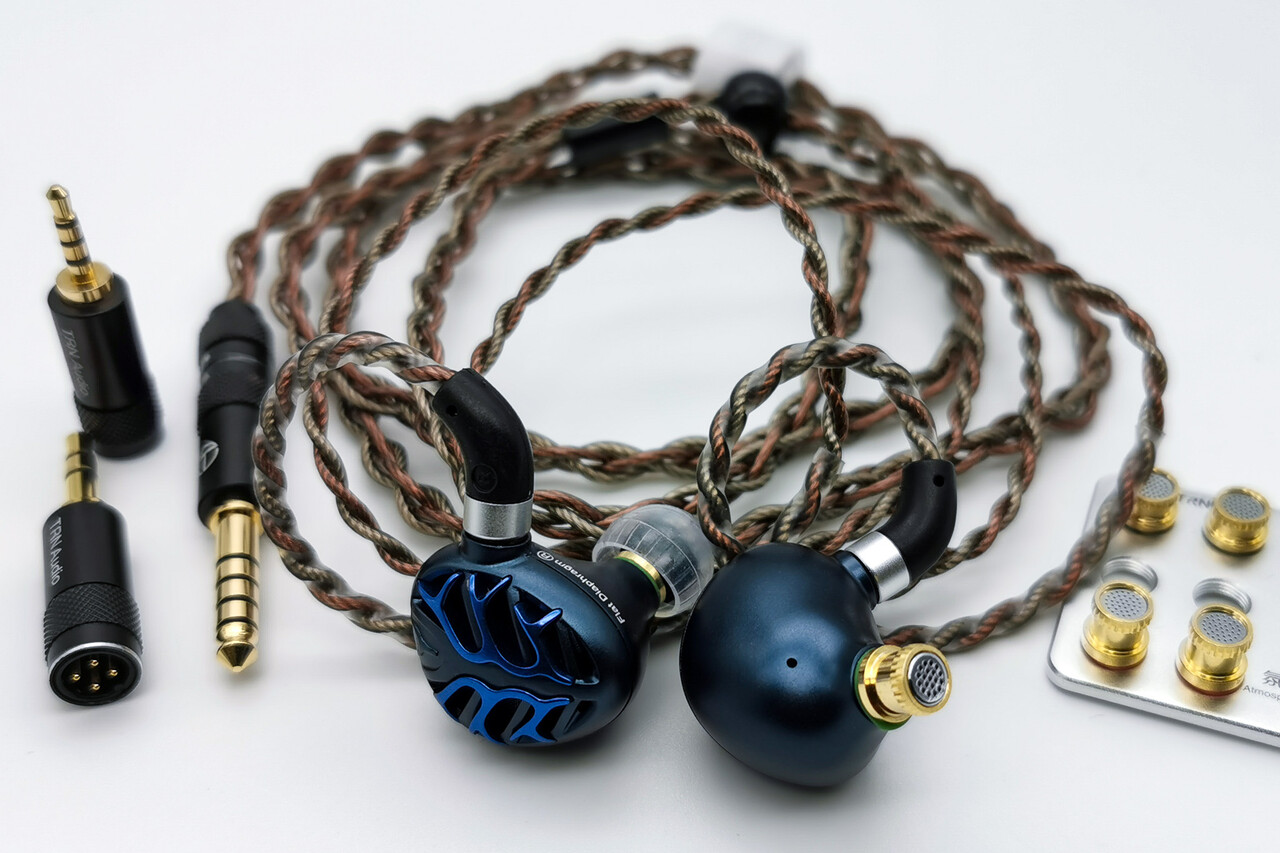 TRN Azure Dragon (青龍)」 第2世代14.6mm平面ドライバー搭載。特徴的