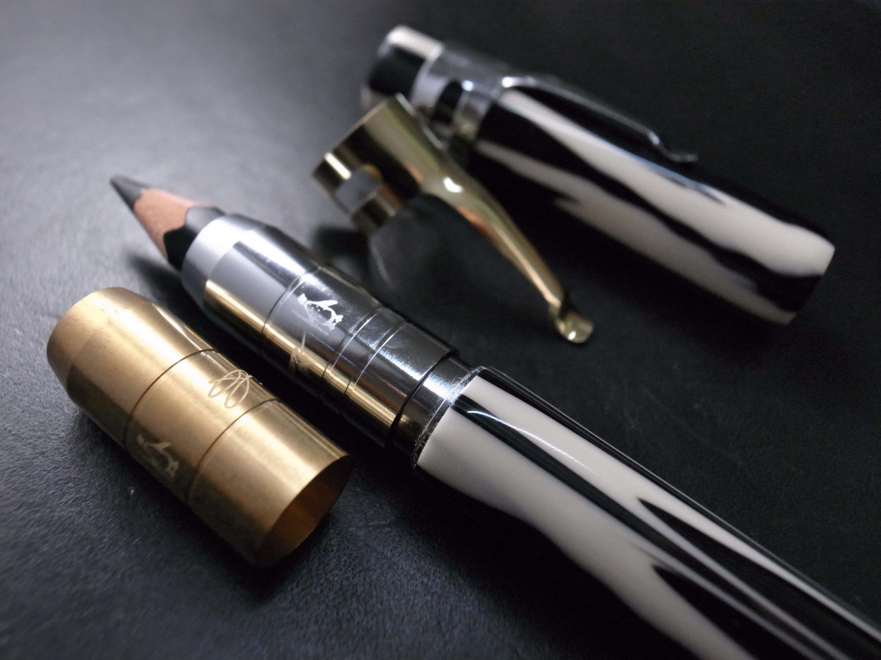 五十音 鉛筆補助軸 ミミック（ペンギン） : スティログラフィカ