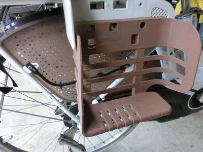 電動アシスト自転車のパンク修理。※普通の自転車と同じでした