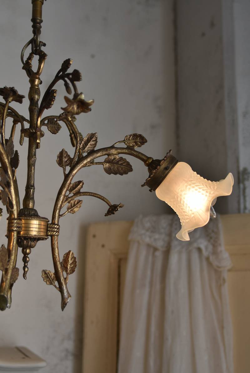 フランスアンティーク照明 3灯シャンデリア.15 ガラスシェードランプ