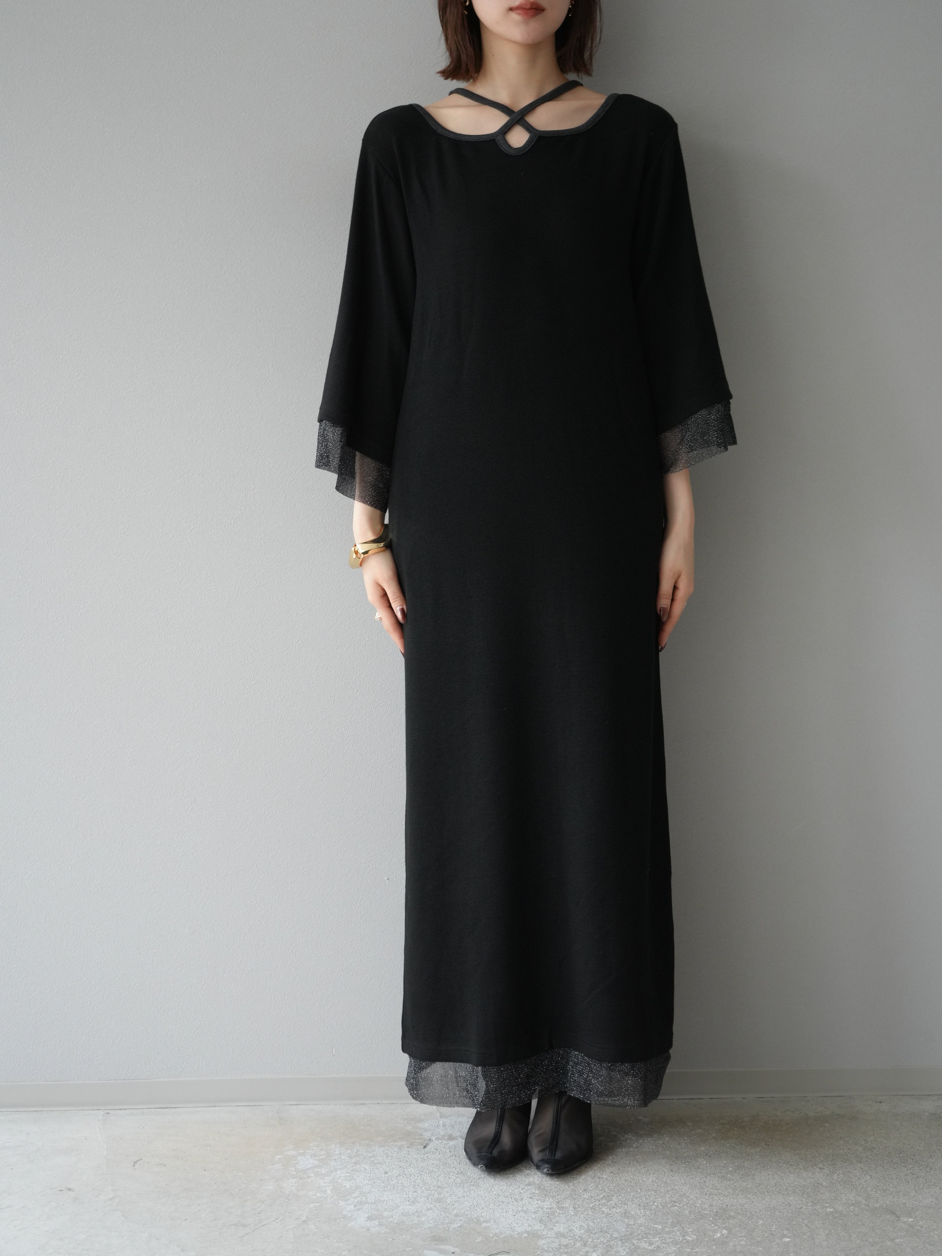 予約]デザインネックラメシアー切替ニットワンピース/ブラック – Lumier