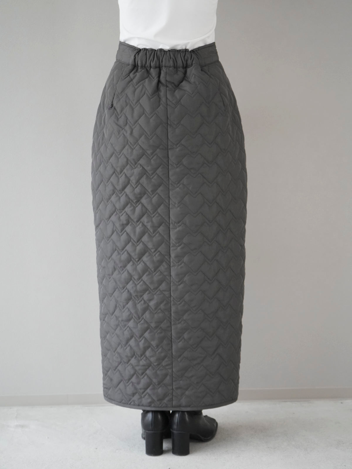 予約]キルティングジップスカート/グレー – Lumier