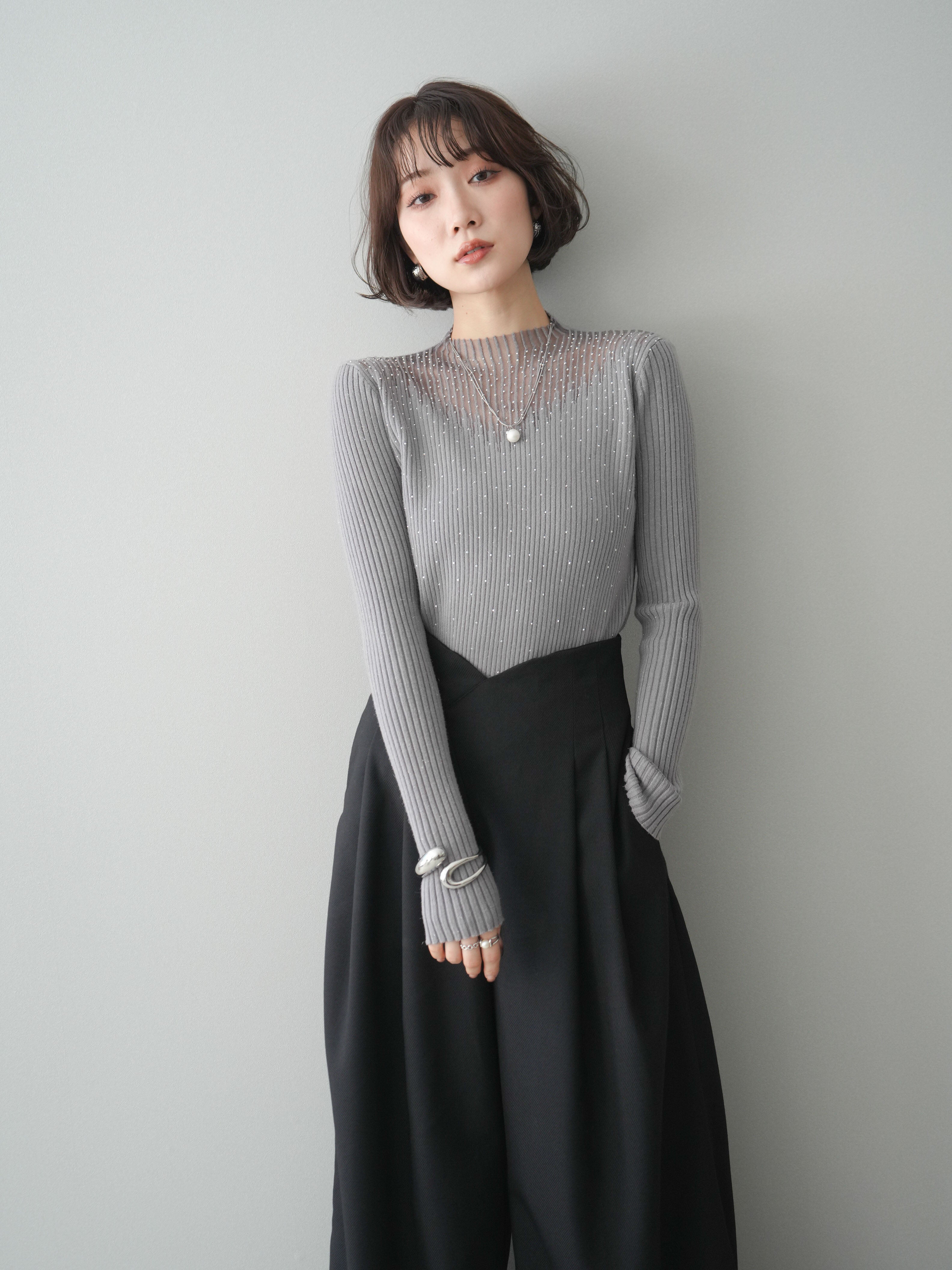 予約]シアー切替スパンコールリブニットトップス/gray – Lumier