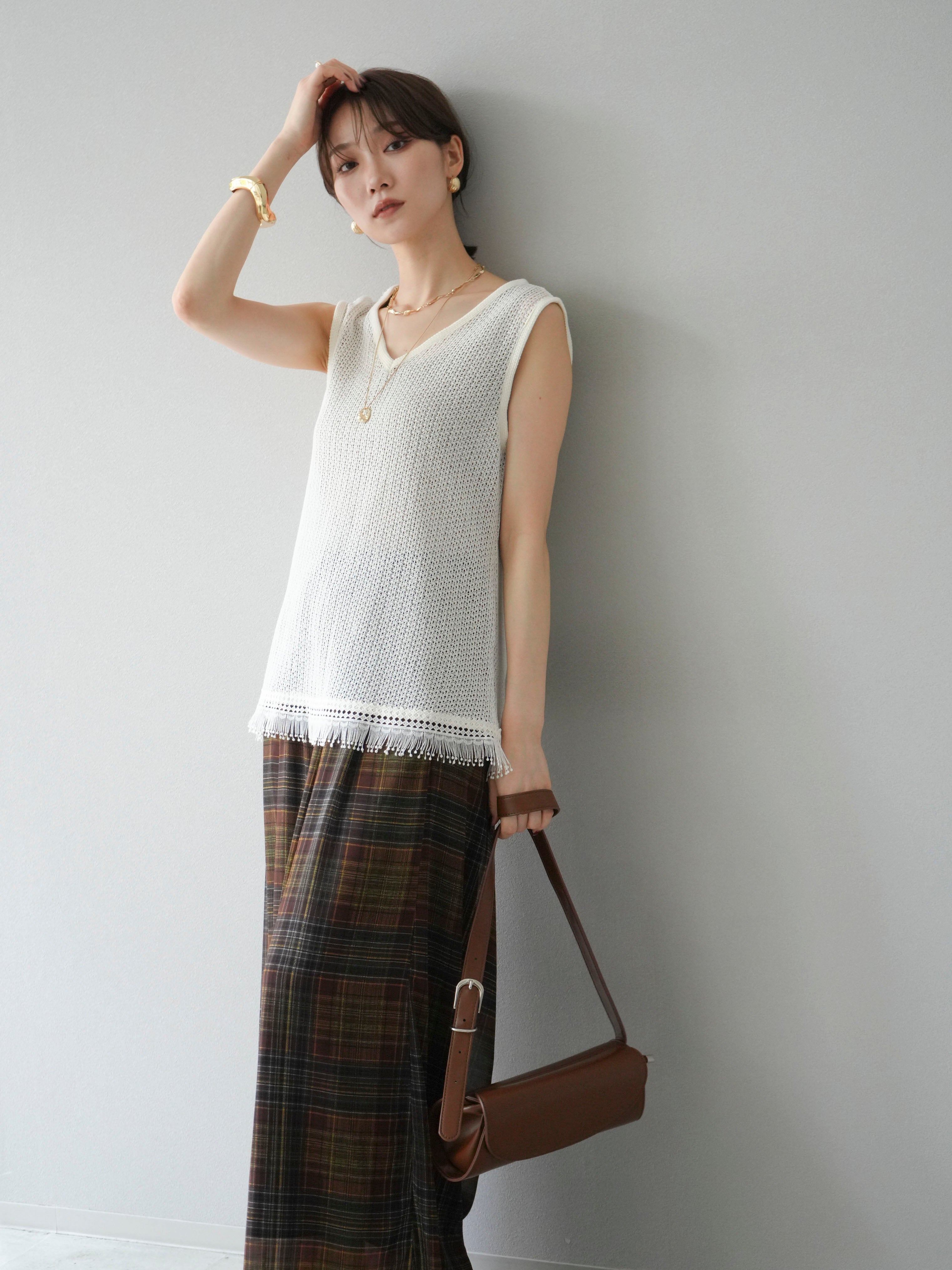 予約]裾フリンジVネックニットタンクトップアンサンブル/オフ – Lumier