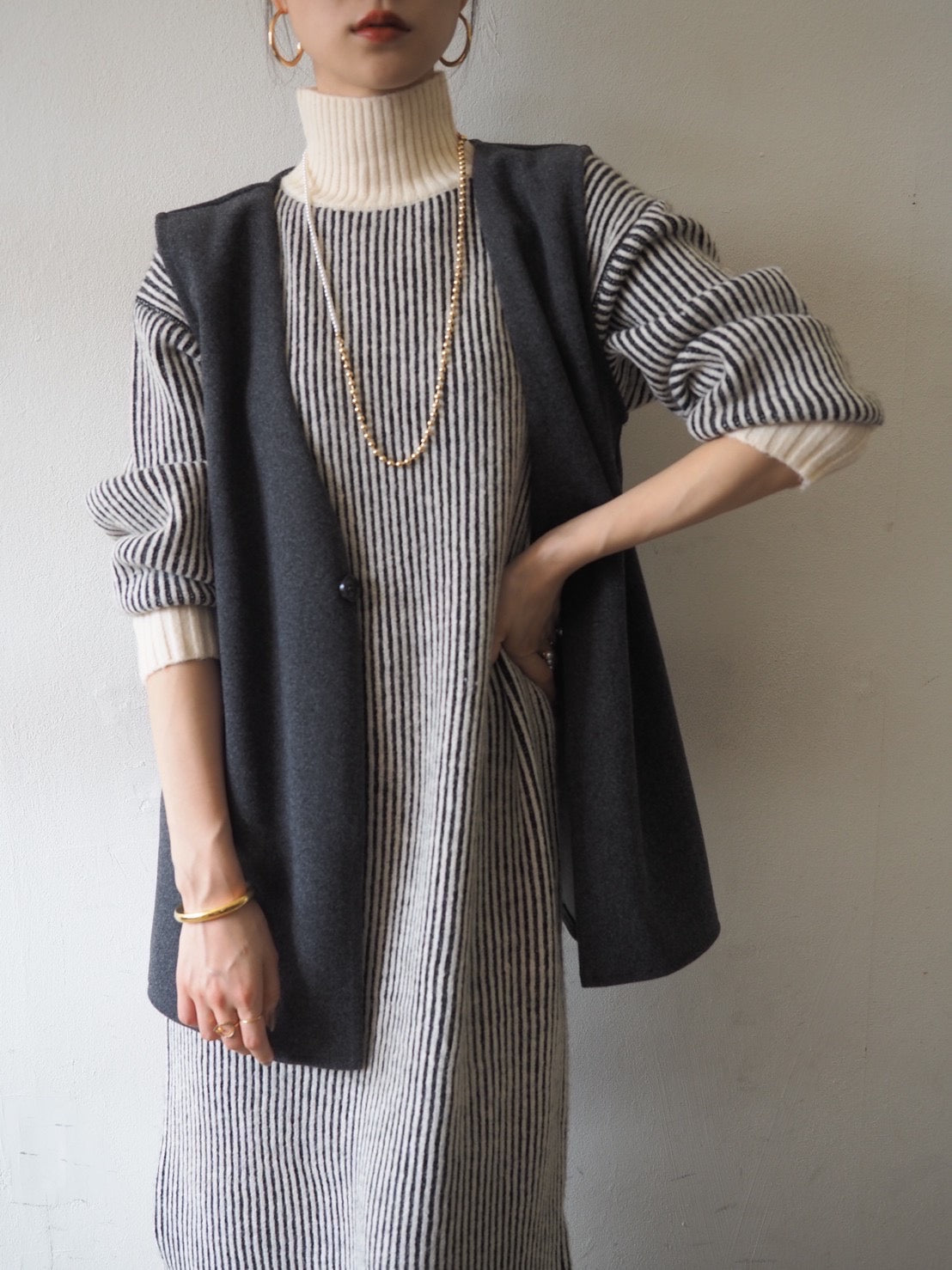 予約]起毛ストライプハイネックニットワンピース/ブラック – Lumier