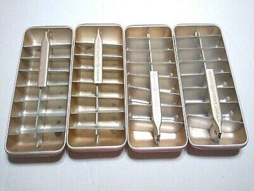 古道具/アルミのトレー4枚セット 古道具/アルミのトレー4枚セット