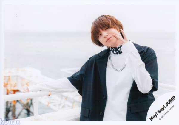 Amazon.co.jp: Hey! Say! JUMP 公式生写真（伊野尾慧）HAL00700 : おもちゃ
