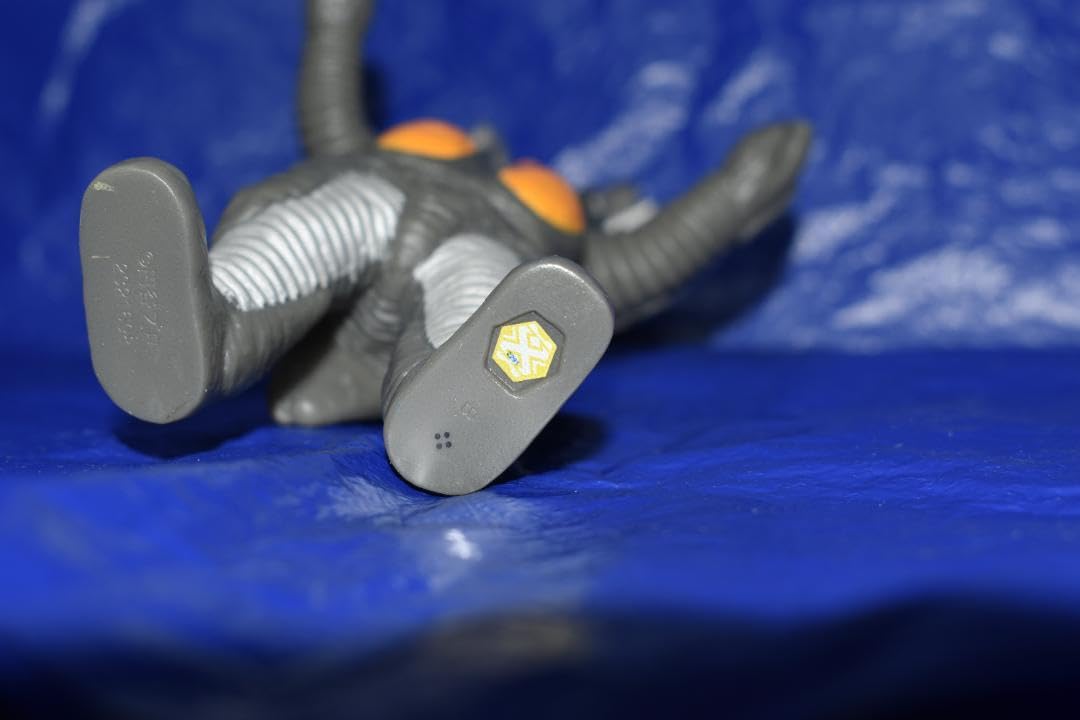 Amazon.co.jp: ウルトラ怪獣500 ガシャポン ゼットン2代目 ソフビ