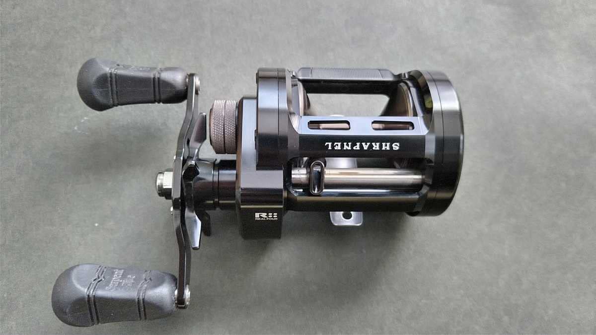 Amazon.co.jp: オーバーホール済み ダイワ リョウガ シュラプネル