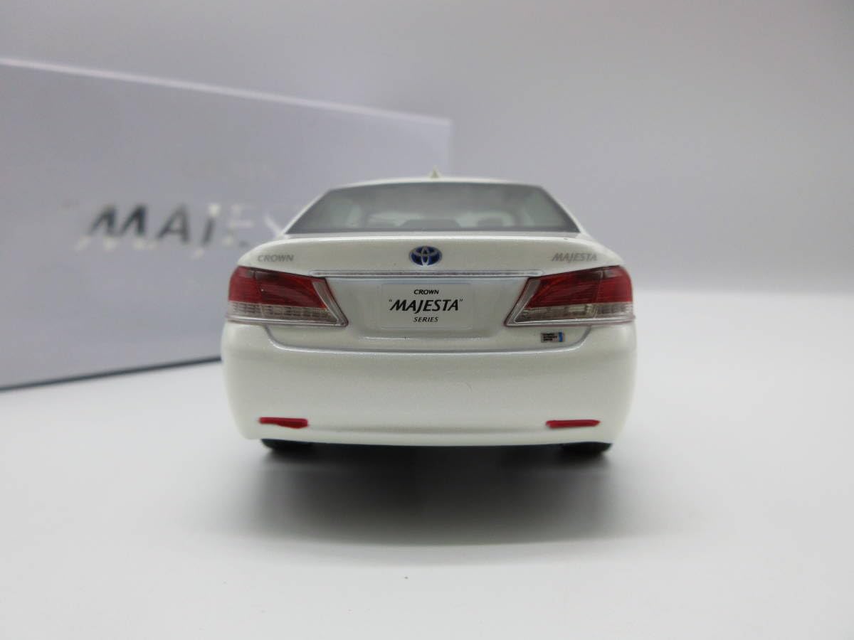 Amazon | 1/30 ミニカー クラウンマジェスタ 210系 カラーサンプル