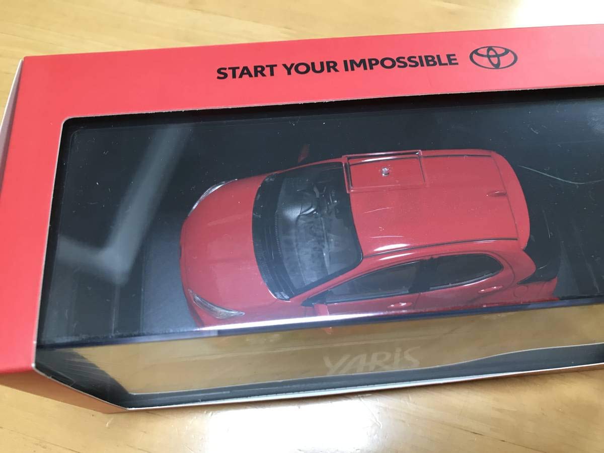 1/43 カスタムトヨタヤリスNCP9(2代目) XP130(3代目) 赤