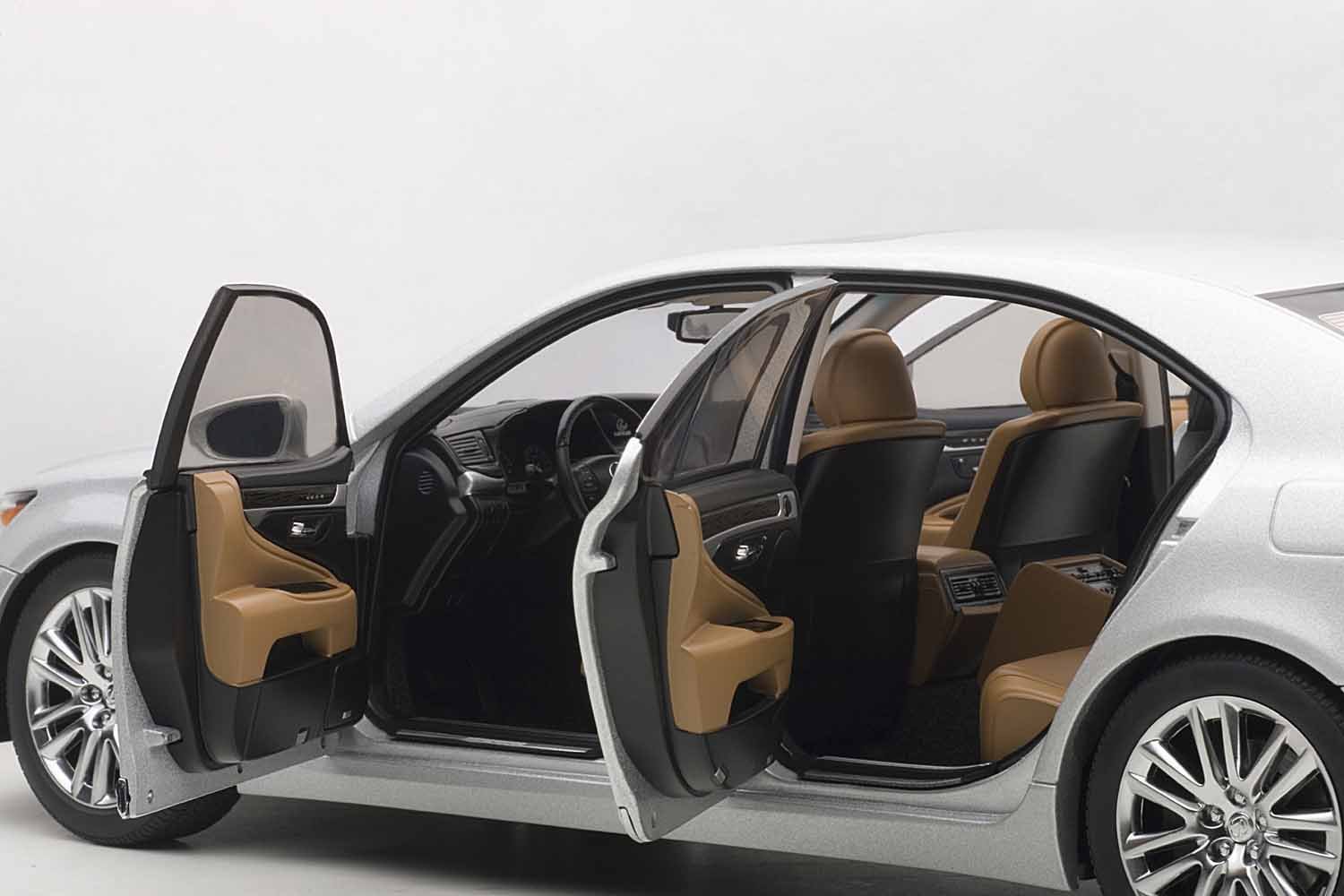 Lexus LS600hL 1/18オートアートカスタム仕様シルバー現状販売箱有