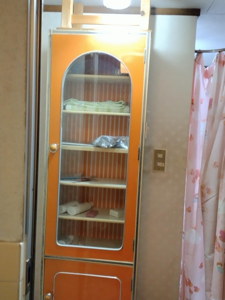 Amazon.co.jp: レトロポップオレンジ食器棚キャビネット本棚飾り棚昭和