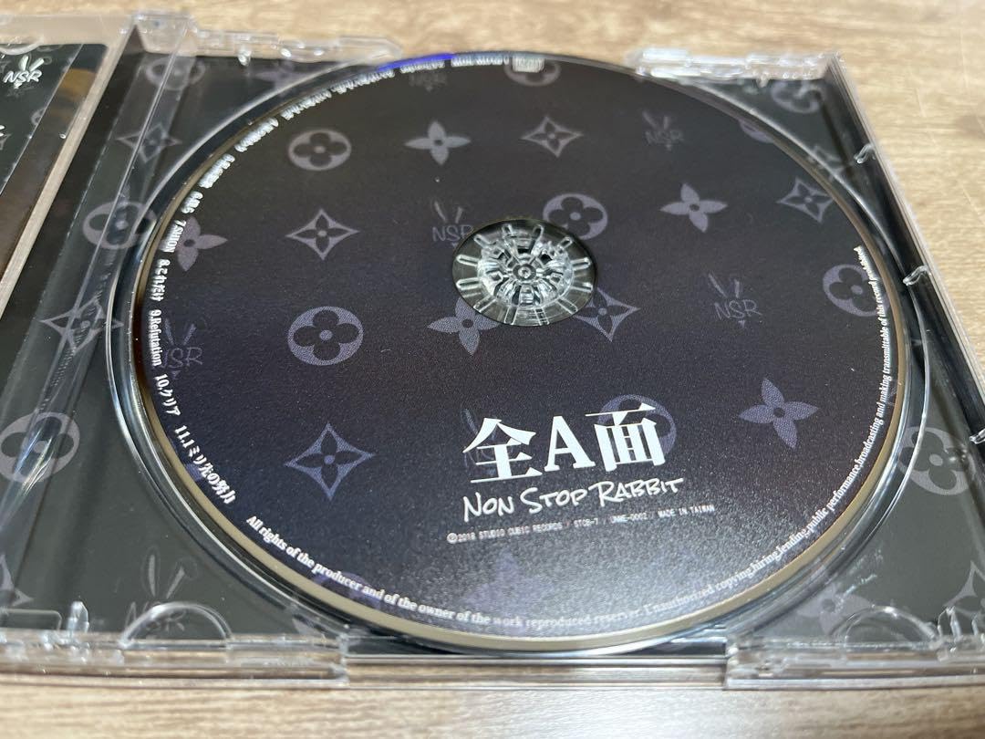 Non Stop Rabbit のサイン入りグッズ Non Stop Rabbit ノンラビ グッズ