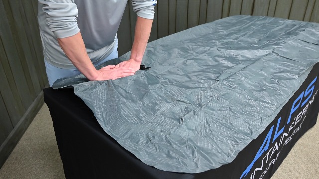 Amazon.com : ALPS Mountaineering Oasis Air Bed - Charcoal : Sports