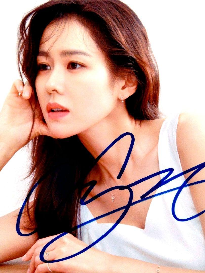 Amazon.co.jp: セール中…ソン イェジン直筆サイン入2Lサイズ写真…愛の