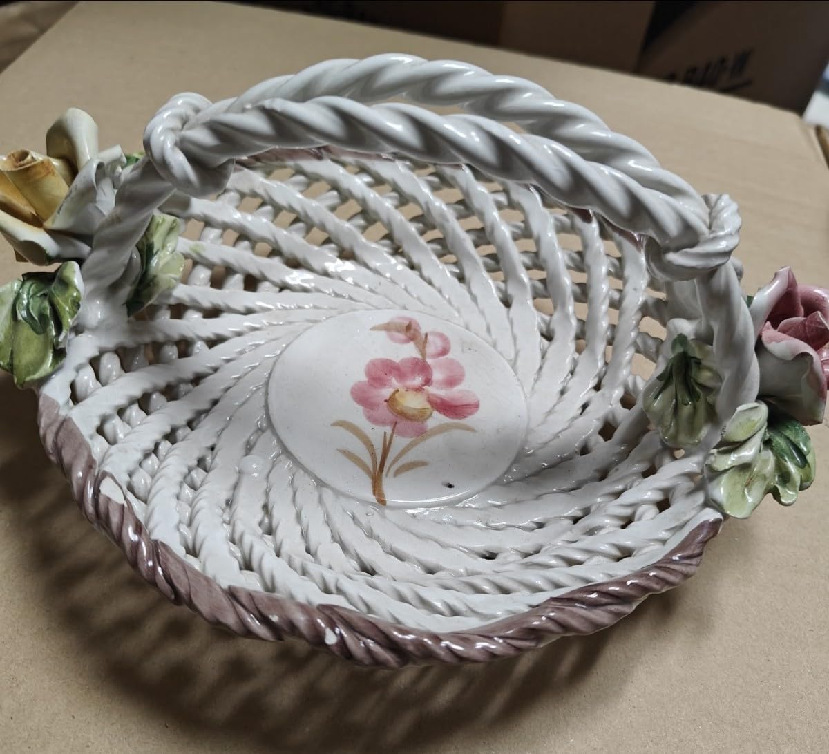 Amazon.co.jp: イタリア製 陶器 バスケット ローズ かご インテリア