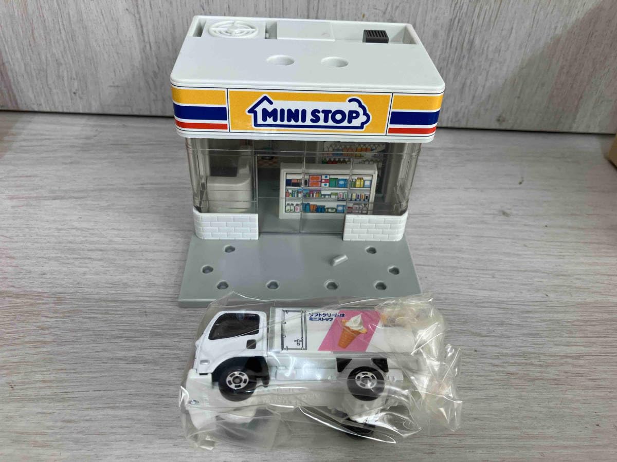 Amazon.co.jp: 現状品 トミカタウン ミニストップ : ホーム＆キッチン