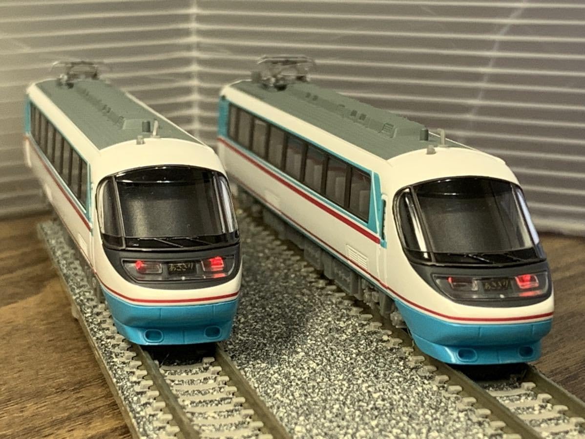 Amazon.co.jp: 車番選択式！ MODEMO NP501 小田急ロマンスカー 20000形