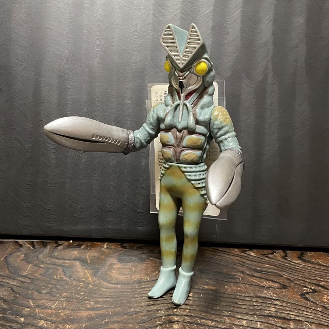 Amazon.co.jp: 初代バルタン星人 白タグ ソフビ ウルトラ怪獣シリーズ