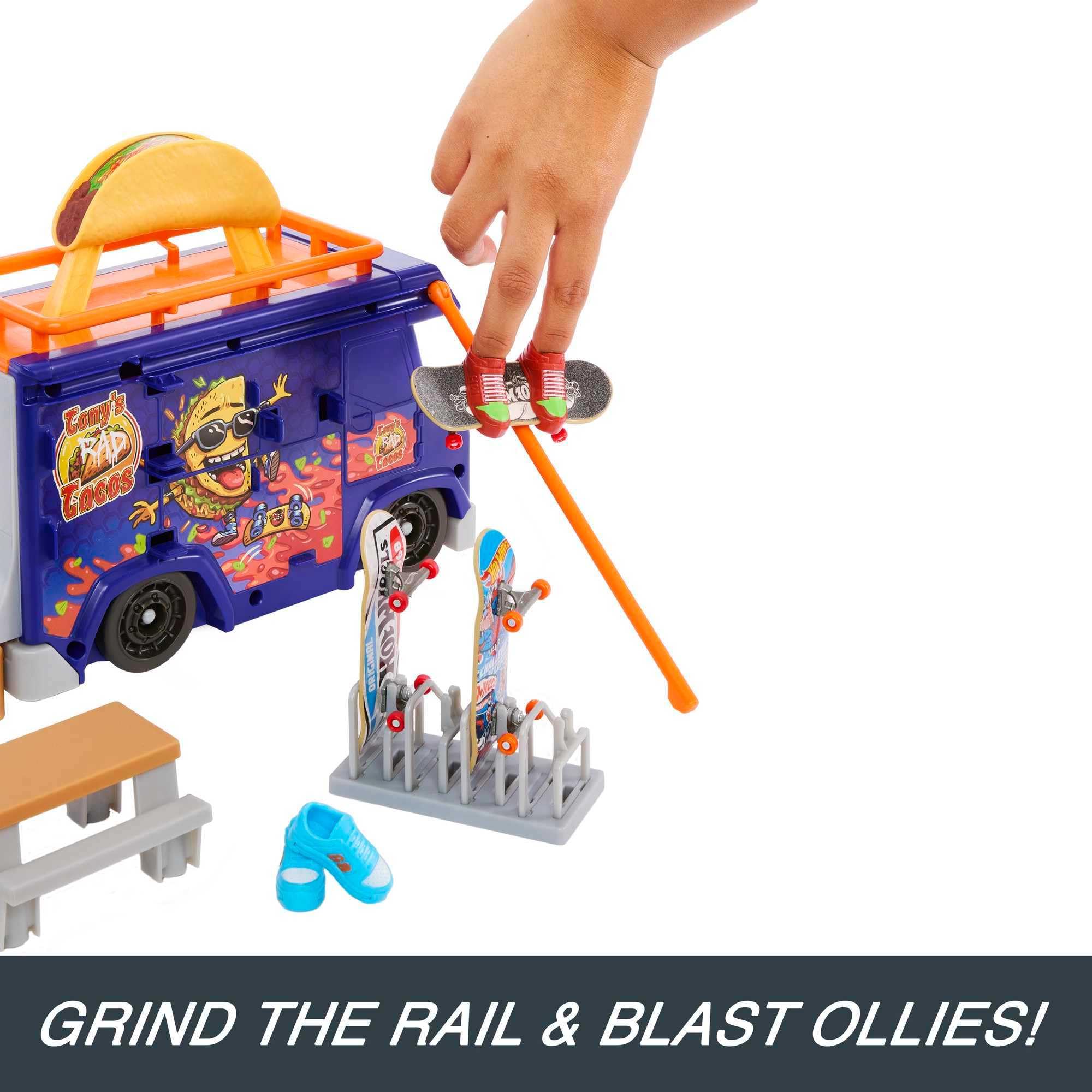 Amazon.com: Hot Wheels Skate Taco Truck Play Case, Portable
