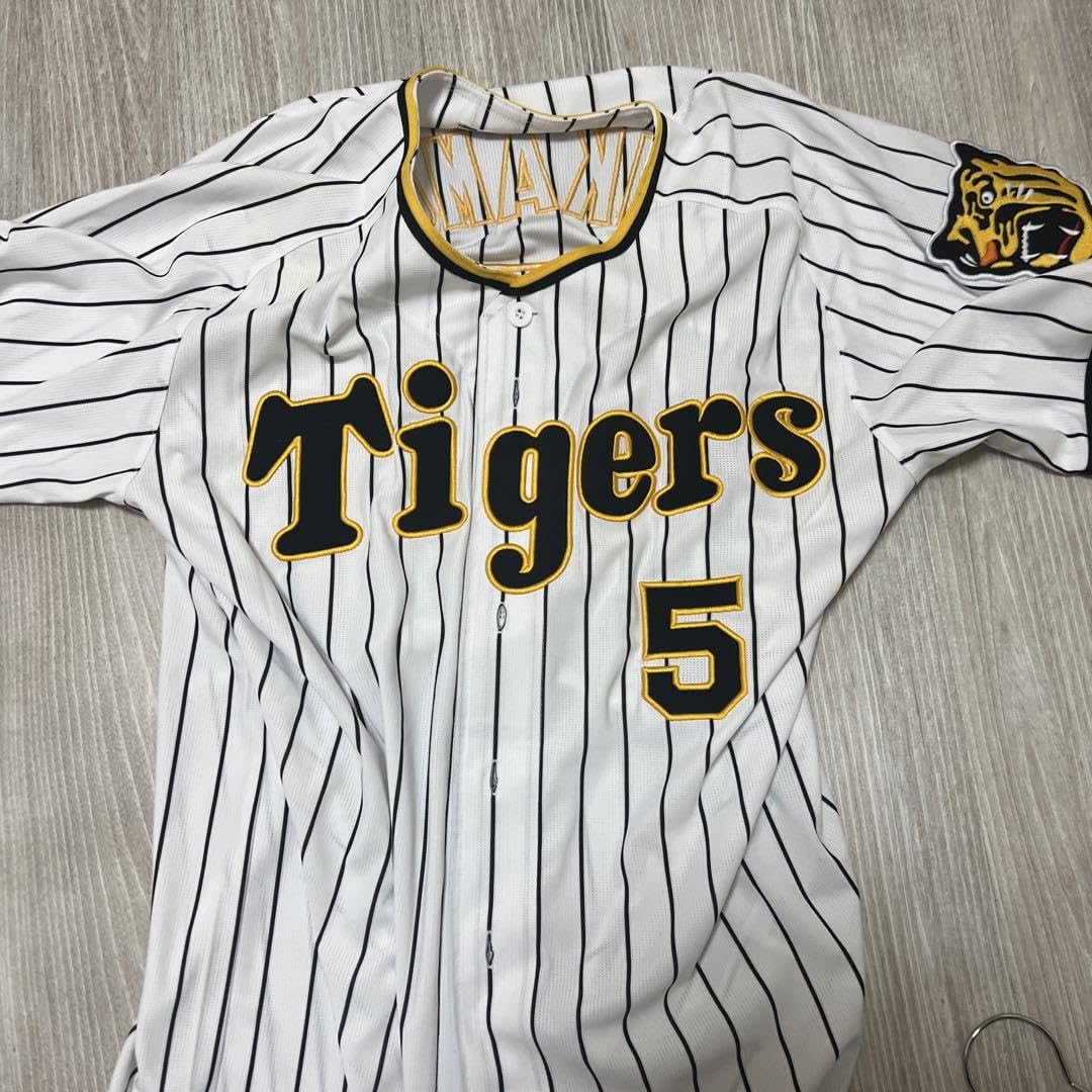 Amazon.co.jp: 阪神タイガース、近本光司レプリカユニフォームL