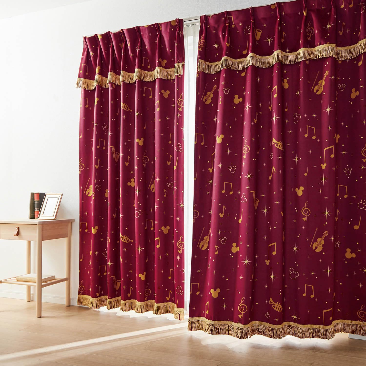 Amazon｜[ベルメゾン] ディズニー カーテン 遮光 遮熱 緞帳のような