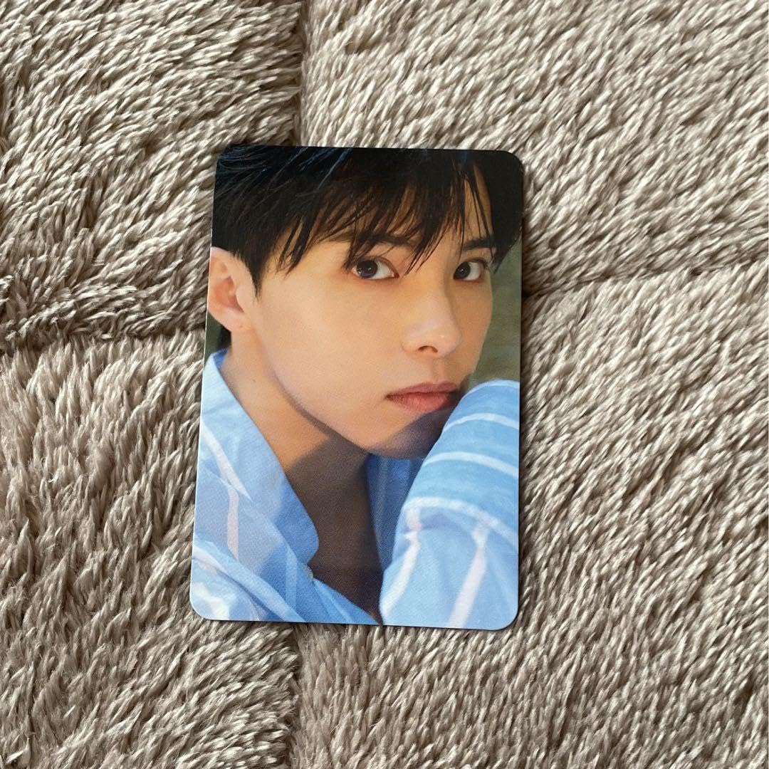 Amazon.co.jp: JO1 2nd写真集 Unbound 川西拓実 トレカB : ドラッグストア