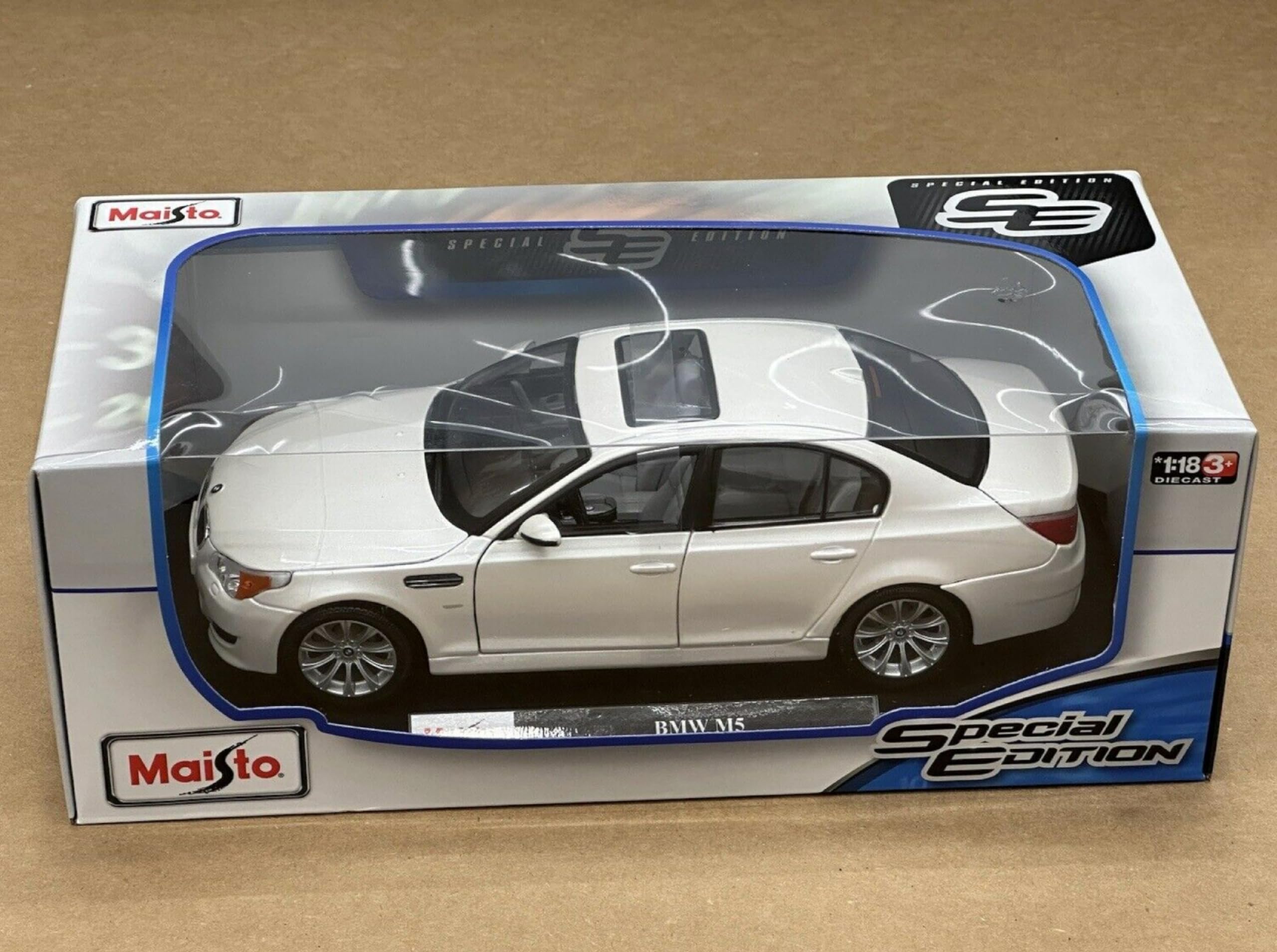 Amazon.co.jp: BMW M5 1:18スケール スペシャルエディション