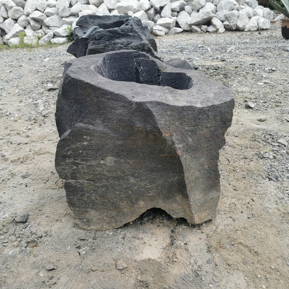 浅間溶岩石 56キロ 庭石 石 石材 庭 坪庭 ガーデニング 鑑賞石