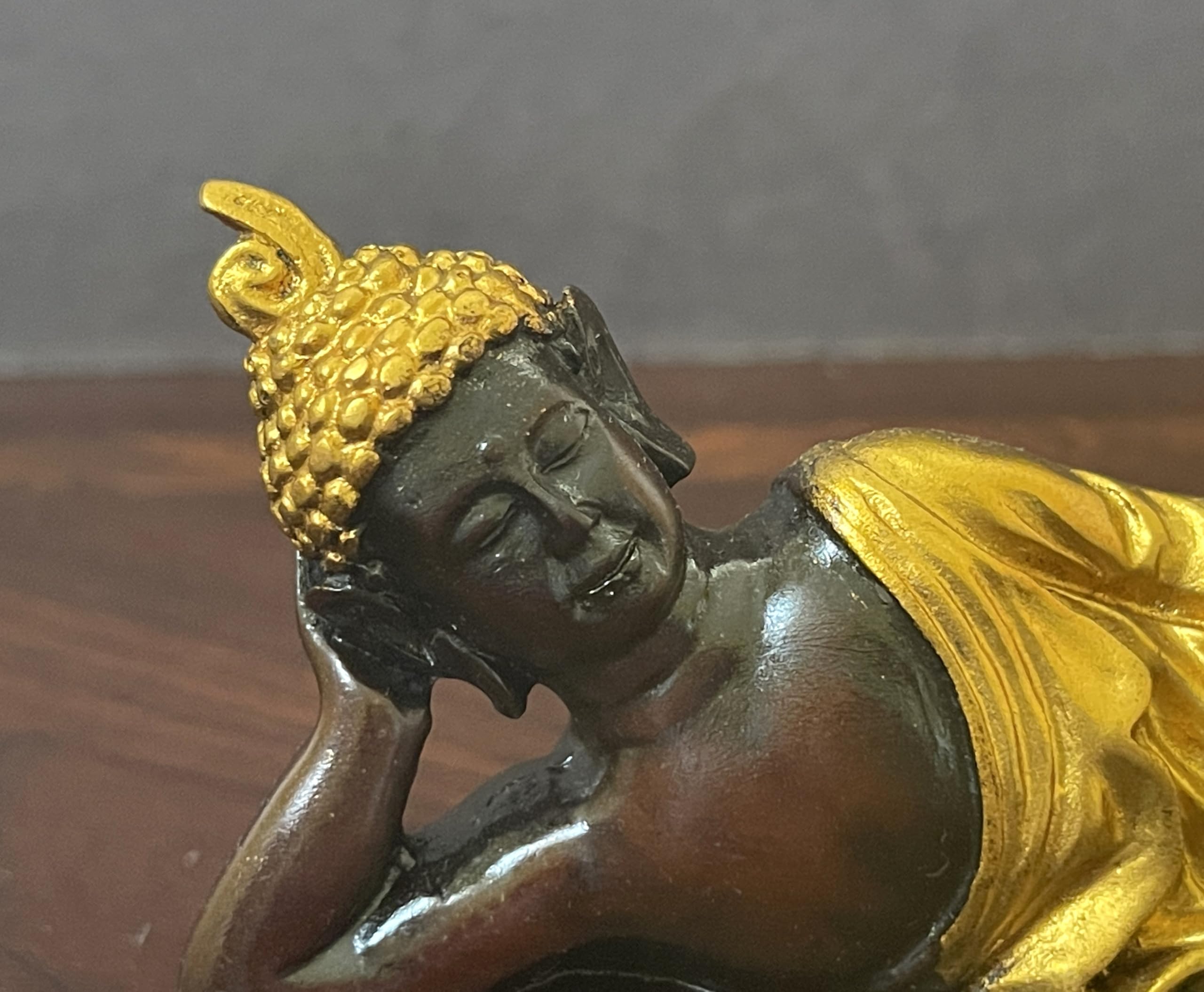 Amazon.co.jp: Land of Simple Treasures リクライニングブッダ像