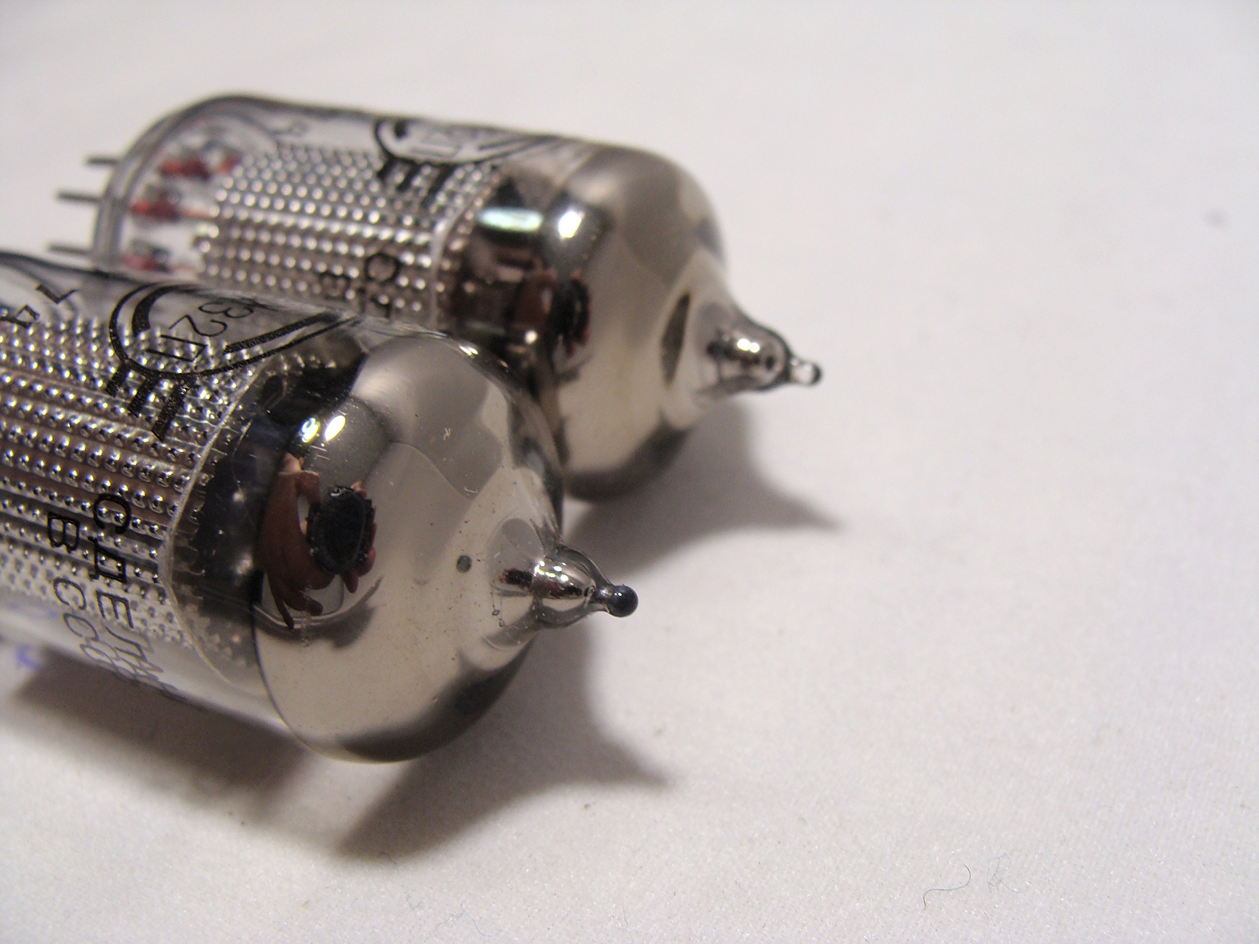 Amazon | ロシア製真空管 6J32P (EF86 6267) Svetlana スベトラナ (2本