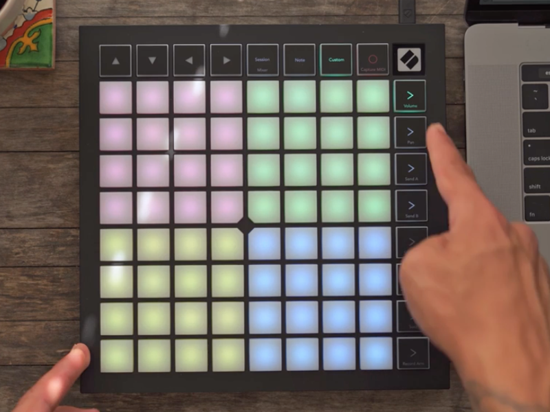 Novation Launchpad X MIDI-Grid-Controller für Ableton Live/Logic