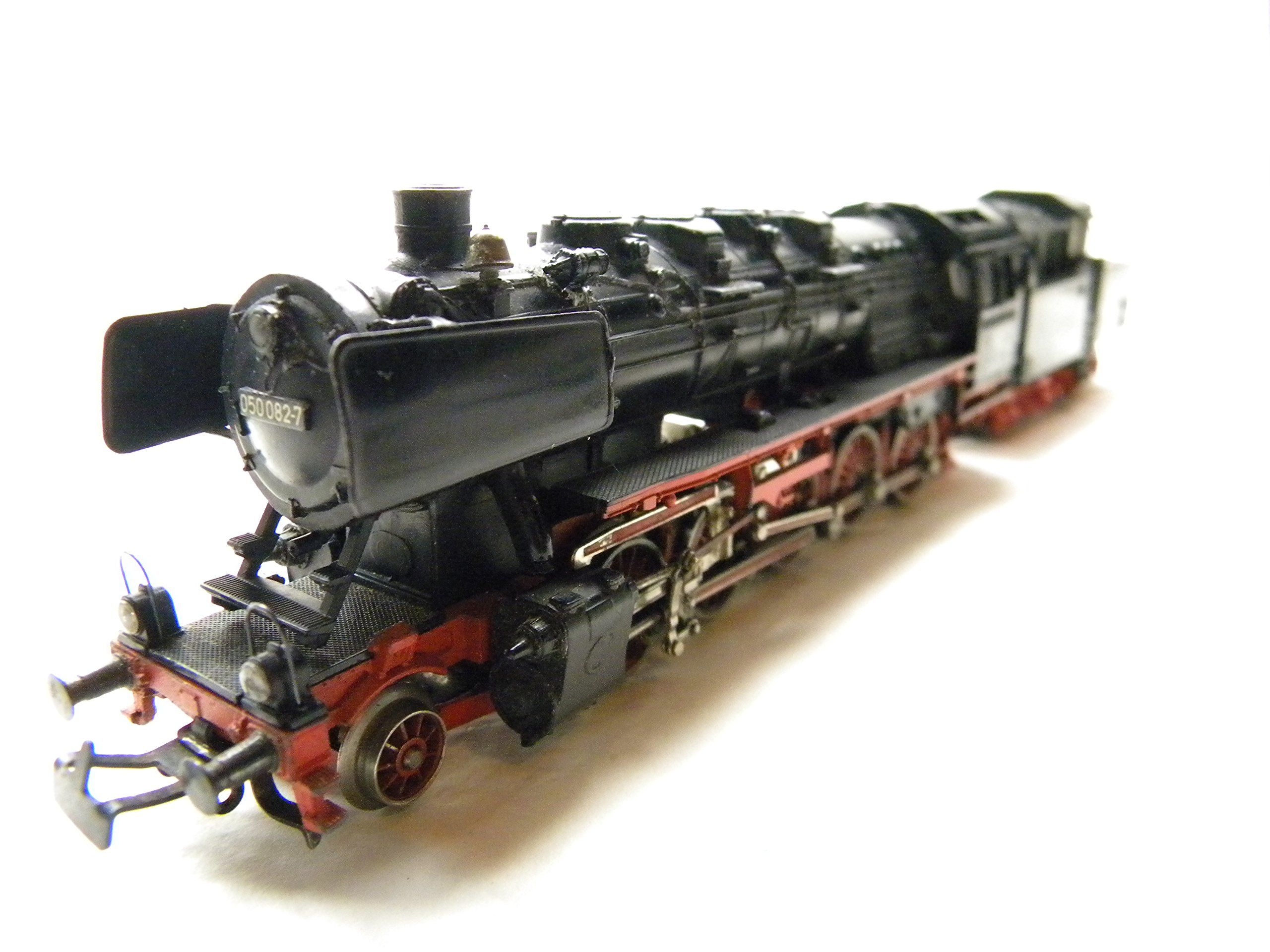 Amazon.com: Marklin 3084 DB 2-10-0 Steam Locomotive and Tender. HO