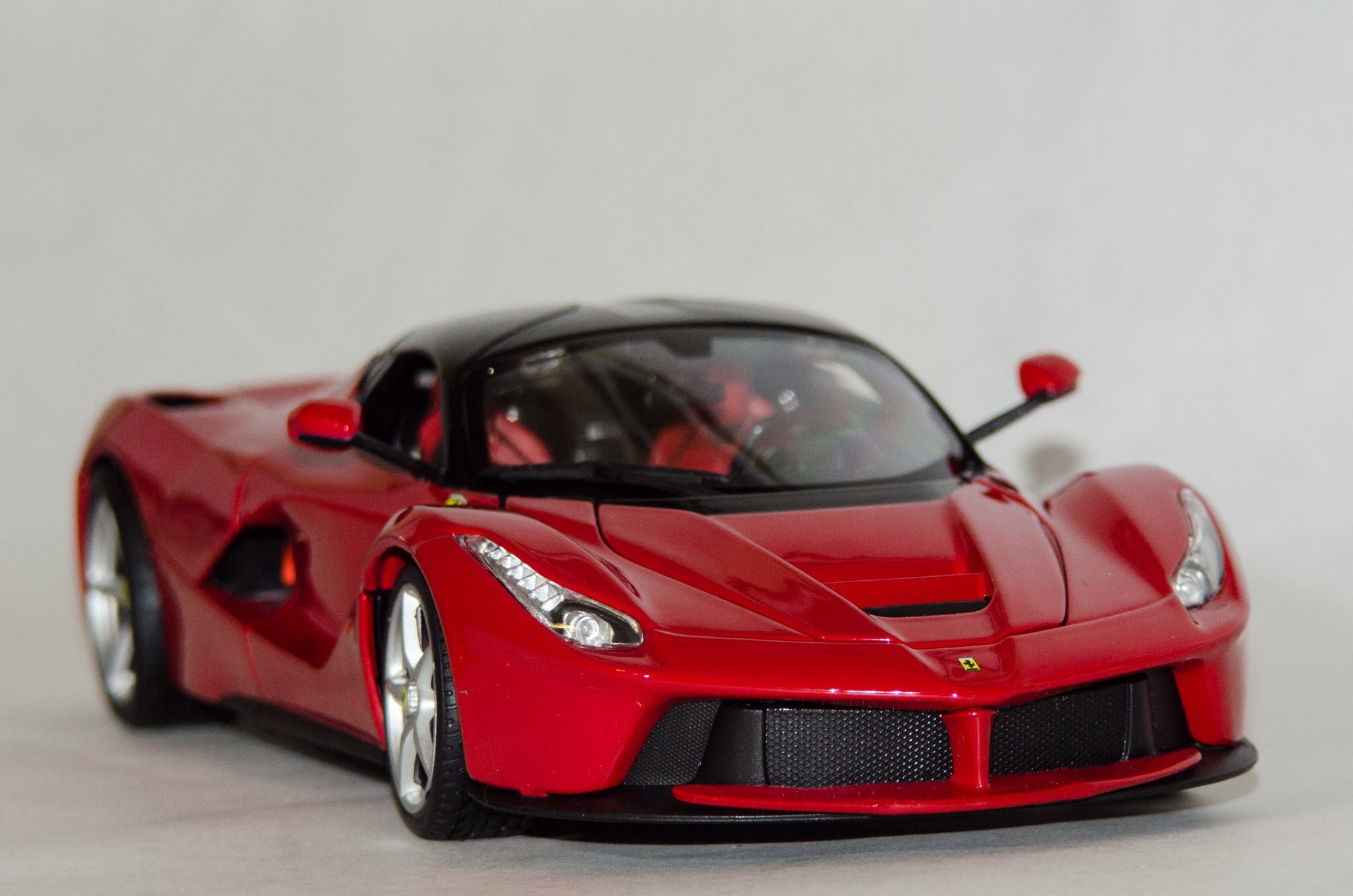 Amazon.com: Bburago 1:18 FERRARI Signature Series LAFERRARI